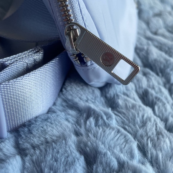 Lululemon Pastel Blue Everywhere Belt Bag - Picture 3 of 6